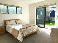 Entire Home in Milldale, Auckland - B&B Silverdale