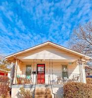 'Queen of the Turf' Walk to Oaklawn Racing and Gaming - Bed and Breakfast Hot Springs