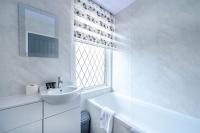 16PT3 - Serene and Soothing Stay in Armley - Bed and Breakfast Emley