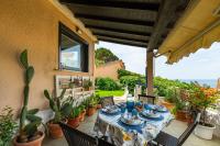 Zenith villa within walking distance of the sea - B&B Geremeas
