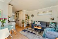 Fig Tree Cottage - Leafy Constantia Cottages - B&B Cape Town