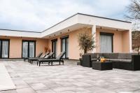 Luxury Villa Lea with Swimming Pool, Sauna & Jacuzzi - Chambres d'hôtes Grude
