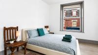 Large 2 Bed in Twickenham High Street - B&B Twickenham