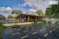 StayVista's Solmira Haven - 4BHK Villa with Infinity Pool & Sports Turf - B&B Igatpuri