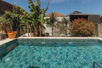 Bridge & Pool Retreat by Vacationy - B&B Vila Nova de Gaia