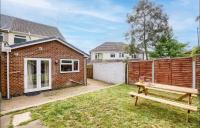 Coventry Sleeps 8 Garden and Large Driveway - Bed and Breakfast Coventry