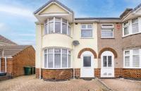 Coventry Sleeps 8 Garden and Large Driveway - Bed and Breakfast Coventry