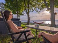 Chalet #7 Waterfront with Spa, Fireplace Wifi & AC - B&B Cap-Saint-Ignace