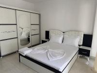 Sea & Mount apartament - Bed and Breakfast Shëngjin