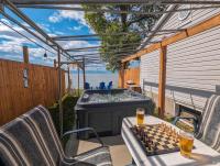 Chalet #10 - Spa & Fireplace - Chambres d'hôtes Cap-Saint-Ignace