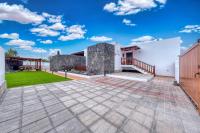 Villa Los Yeyos - Ocean views, Pool, BBQ and Billiard By Lanzarote Vacation Homes - Bed and Breakfast Playa Blanca