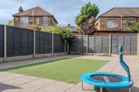 Spacious 3BR Home Near Central London & Excel - B&B London