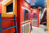 Unique Luxury Villa Pool Games and Themed Beds - Bed and Breakfast Orlando