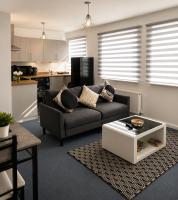 Elegant 1BR Stay Near Trafford Centre - Ferienwohnung Manchester