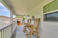 1 Mi to Beach & Bay! Group Getaway in Galveston - B&B Galveston