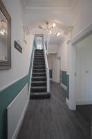 Spacious 8 Bedroom Home Sleeps 19 with Games Room - B&B Blackpool