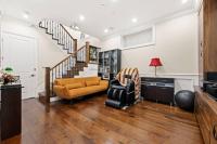 Rare Find Luxury Home Near Beaches with AC and Theatre Room - Ferienwohnung Vancouver