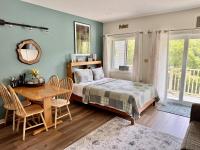 Riverside Studio for Two with Balcony and Pool near Loon Mountain - Ferienwohnung Lincoln