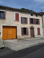Comfortable Village Apartment in Barbieres with access to large garden with beautiful views - B&B Barbières