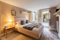 Beaufort West - Charming Bath Getaway with Private Courtyard - Ferienwohnung Bath
