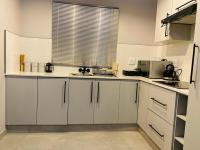 Waterford Executive Apartments- One Bed Studio Apartment - Chambres d'hôtes Mbabane