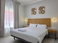 Alcatraz Apartments NEW, 5 min walk from the sea - Chambres d'hôtes Lloret de Mar
