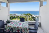 Stunning Umdloti beach flat, pool & sea views - B&B eMdloti