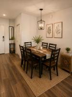 Ocean Breeze Stay Near Airport LAX & Stadium - Bed and Breakfast Los Angeles