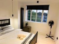 Stylish 2Bed-Fast WiFi-Full & equipped Kitchen-Sleeps 5-5mins Walk From South Croydon Train Station - B&B Croydon