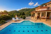 Spacious 4 BR Villa with Private Pool and Unlimited WiFi Fethiye - B&B Fethiye