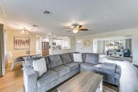 Waterfront Gem 5 Mi to Siesta Key! Bring Your Pet - B&B Sarasota