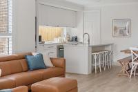 Beachurst Coastal Escape - Walk to Beach - B&B Darriman