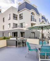 Spacious 2B 2B Apartment in Marina Del Rey with Pool - Chambres d'hôtes Los Angeles