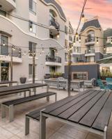 Spacious 2B 2B Apartment in Marina Del Rey with Pool - Chambres d'hôtes Los Angeles