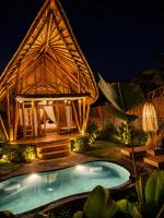 Raka Rai Bamboo Villa - Private Pool with Mount Agung View - B&B Selat