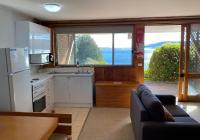 Seeblick 3 - 1BR Lakefront Apartment l Central Location l Off Street Parking - B&B Jindabyne