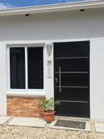 Room in a residential complex across from the airport - Chambres d'hôtes Flores