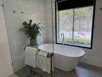 Countryside Retreat Luxury Cottage - B&B Hepburn Springs