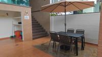 Ocean 19 Shamrock Beachfront Villa with BBQ - B&B Tanjung Bungah