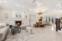 Rare Find Luxury Home Near Beaches with AC and Theatre Room - Ferienwohnung Vancouver