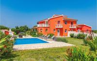 Casa Montiron - pet friendly with pool - B&B Šišan