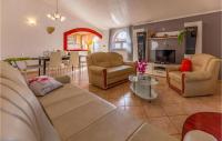 Casa Montiron - pet friendly with pool - B&B Šišan