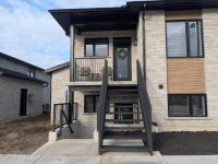 Quiet 2BR Condo Near Hospital and Wi-Fi - Chambres d'hôtes Mount Forest