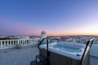 Luxe Penthouse, BBQ, jacuzzi, games, ocean view, Oura 2-min walk - By Seareen - B&B Albufeira