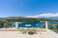Villa Alex Meganisi - Luxury villa with private pool, seaviews, beach closeby - B&B Mikínai