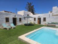 Suite - Vue sur Piscine 