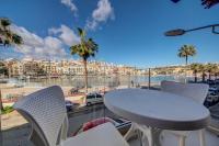 Marsascala Seafront Apartment - Private Terrace & Views - Bed and Breakfast Marsaskala