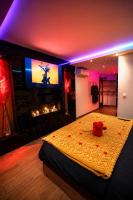 SPICY LOVE Suite Prestige Vue Mer Jacuzzi Privatif, Piscine et Cheminée - Chambres d'hôtes Villeneuve-Loubet