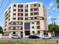 Lux Haven Stays 2 Bedroom Luxury Apartment Near Gulberg - Ultimate Getaway Experience - B&B Lahore