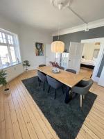 Lux grand 2-bedroom apartment on pedestrian street - B&B Aalborg
